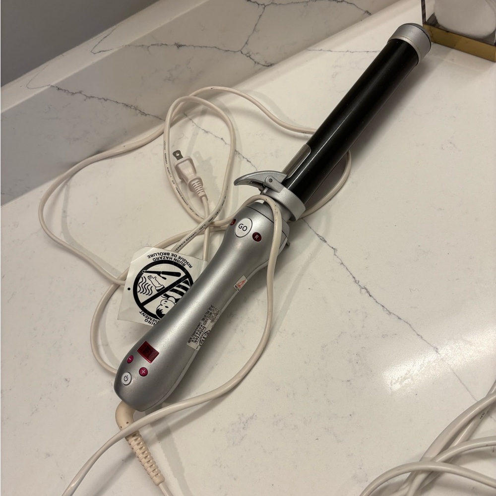 The Beachwaver Co. Silver and Black Curling Iron